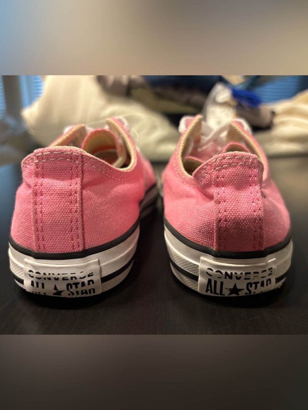 Converse Kids Pink Low Top Canvas Sneakers with White Laces Size 2.5 - Picture 3 of 7